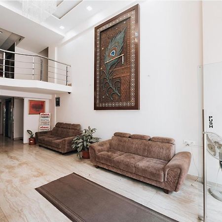 Hotel Krushna Inn Тримбак Екстериор снимка