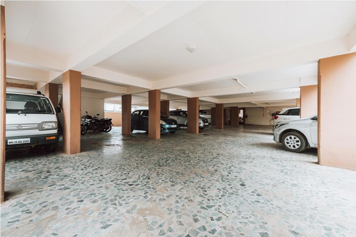 Hotel Krushna Inn Тримбак Екстериор снимка